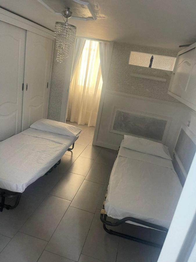 Casa Vacanza Melissa 那不勒斯 外观 照片